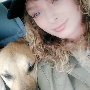 Meet your Posher, Niki